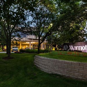 Marriott Melville Long Island Exterior photo