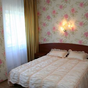 Hotel Aleksandria Kharkov Room photo