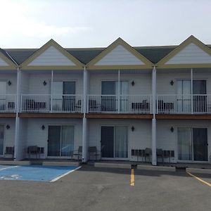 Mon Joli Motel Sainte-Flavie Exterior photo