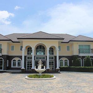 The Mansion Hotel Pran Buri Exterior photo