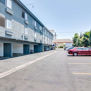 Motel 6 Van Nuys Burbank Exterior photo