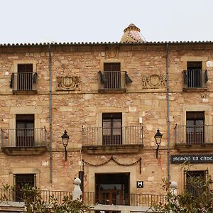 Hostal Meson La Cadena Hotel Trujillo Exterior photo