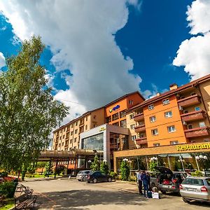 Apollo Wellness Club Hotel Sangeorgiu de Mures Exterior photo