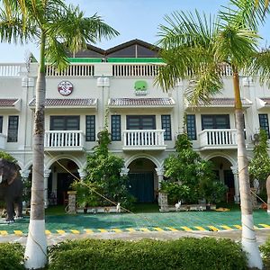 Domrai Boutique Hotel Sihanoukville Exterior photo