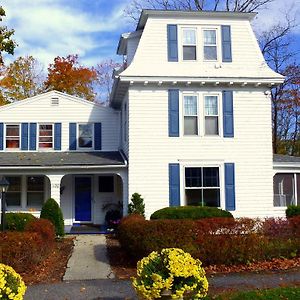 House On Main Street Bed & Breakfast Williamstown Exterior photo