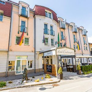 Familie Hopfeld - Hotel Dreikoenigshof Stockerau Exterior photo