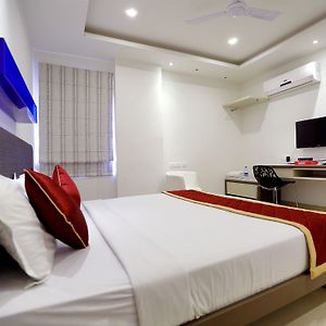 Oyo Rooms Q City Gachibowli Hyderabad Exterior photo