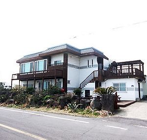 La Maison Benie Deuxieme Hotel Seogwipo Exterior photo