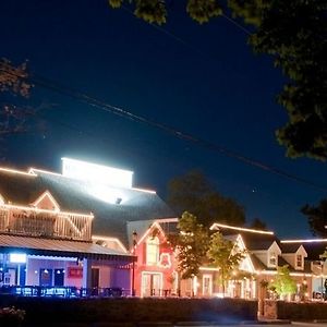 Harbour Square Suites Put-in-Bay Exterior photo