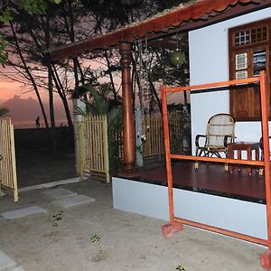 Alleppey Beach Garden Hotel Alappuzha Exterior photo