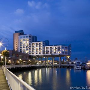 Inn At The Quay New Westminster Exterior photo