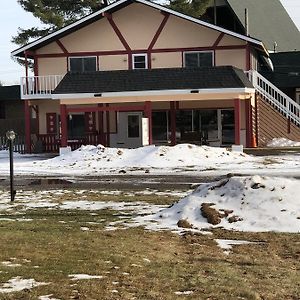 Sun N Snow Hotel Cadillac Exterior photo