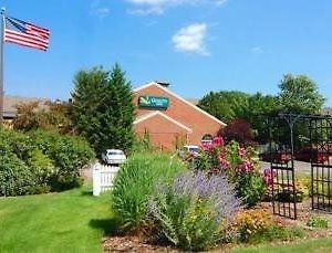 Quality Inn Terrace Club Grand Rapids Exterior photo