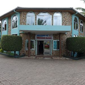 Wusum Hotel Makeni Exterior photo