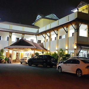 Teluk Lipat Seaview Inn Dungun Exterior photo