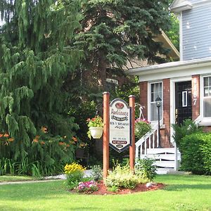 Ambiance By The Falls B&B Niagara Falls Exterior photo