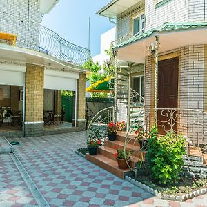 Guest House Naazove Berdyansk Exterior photo