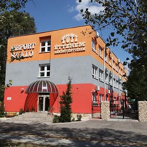 Airport Szallo Hotel Tokol Exterior photo