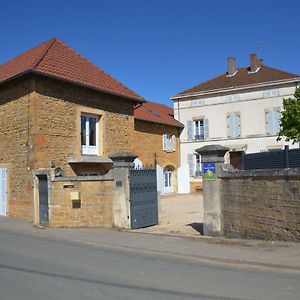 Chambre D'Hotes Le Jardin Des Pierres Dorees Bed & Breakfast Villefranche-sur-Saone Exterior photo