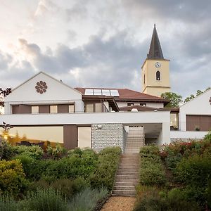 Botrytis Borhotel Mad Exterior photo