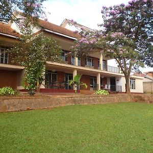 Papaya Holiday Home Kampala Exterior photo