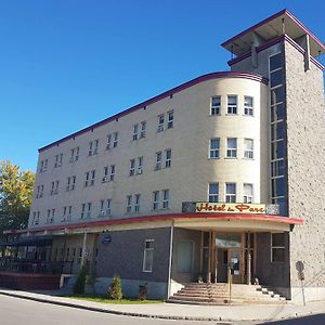 Hotel Du Parc Saguenay Exterior photo