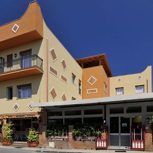 La Lanterna Hotel Rometta Marea Exterior photo