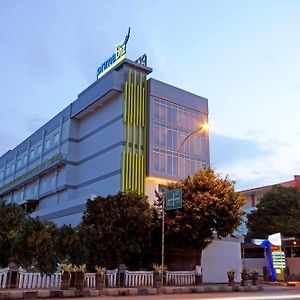 Primebiz Tegal Hotel Exterior photo