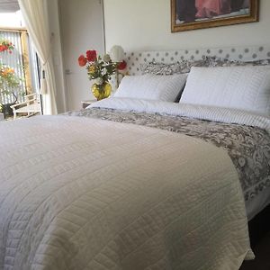 Apple Bnb Bed & Breakfast Kerikeri Exterior photo