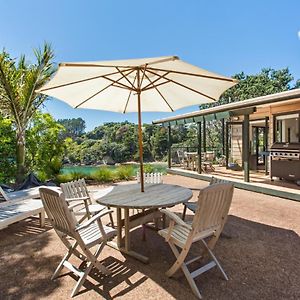 Beachfront Enclosure Bay - Waiheke Unlimited Villa Oneroa Exterior photo