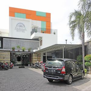 Reddoorz Plus Near Keraton Solo Hotel Exterior photo