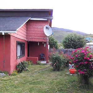 Hostal Y Cabanas Peumayen Puerto Guadal Exterior photo