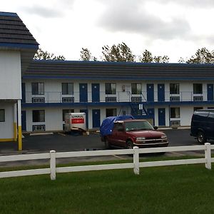 Economy Inn Rensselaer Exterior photo