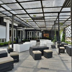 Zen Rooms Singosaren Surakarta  Exterior photo