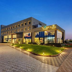 The Fern Residency Karad Hotel Exterior photo