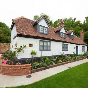 The Dog And Badger Bed & Breakfast Marlow  Exterior photo