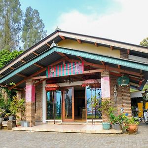 Reddoorz Near Stab Syailendra Kopeng Hotel Salatiga Exterior photo