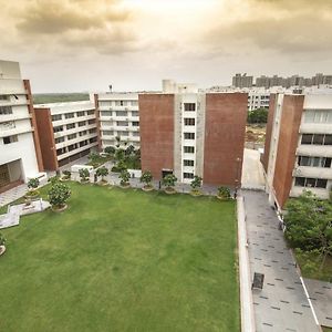 Siara Styles Amba Suites, Gandhinagar Exterior photo