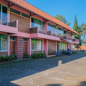 Reddoorz Syariah Near Kopeng Treetop Adventure Hotel Salatiga Exterior photo