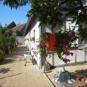 Les Rouches Bed & Breakfast Cormeray Exterior photo