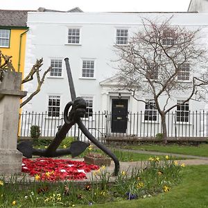 Monmouth House Apartments, Lyme Regis Old Town, Dog Friendly, Parking Exterior photo