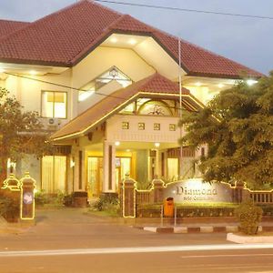 Hotel Diamond Surakarta  Exterior photo