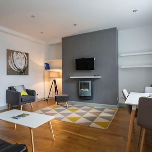 Spacious Central Chic Apartment - Simply Check In Winchester Exterior photo
