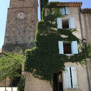 Entre L'Eglise Et La Place Villa Quillan Exterior photo