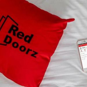 Reddoorz Near Solo Balapan Station Hotel Exterior photo