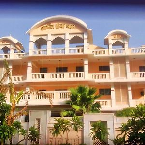 Shanti Sewa Dham Hotel Vrindavan Exterior photo