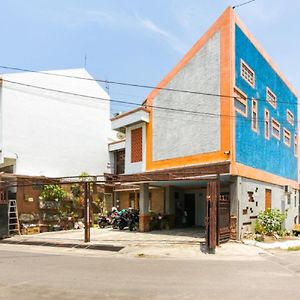 Reddoorz Syariah Near Stadion Manahan Solo 2 Hotel Exterior photo