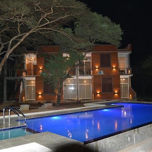 Monaara Leisure - Anuradhapura Hotel Exterior photo