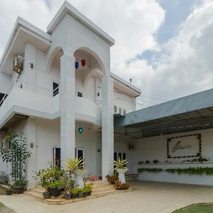 RedDoorz Syariah near Museum Tsunami Aceh 2 Hotel Geutieue Exterior photo