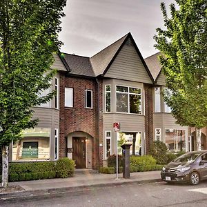 Modern Vancouver Townhome - Right On Main St! Exterior photo